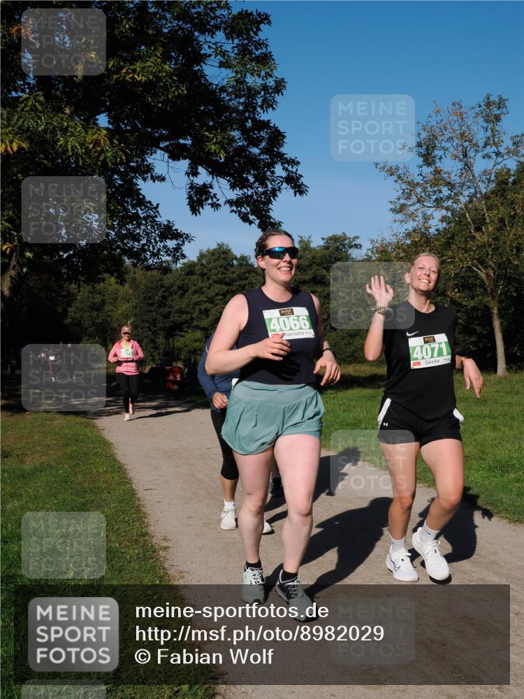 28.09.2025 - 33. Volkslauf durch das schöne Alstertal Fabian Wolf http://msf.ph/oto/8982029 28.09.2025 10:41:23 Laufen 4066, 4071 meine-sportfotos.de