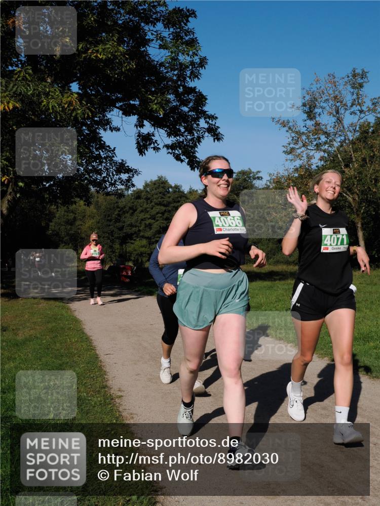 28.09.2025 - 33. Volkslauf durch das schöne Alstertal Fabian Wolf http://msf.ph/oto/8982030 28.09.2025 10:41:23 Laufen 4066, 4071 meine-sportfotos.de