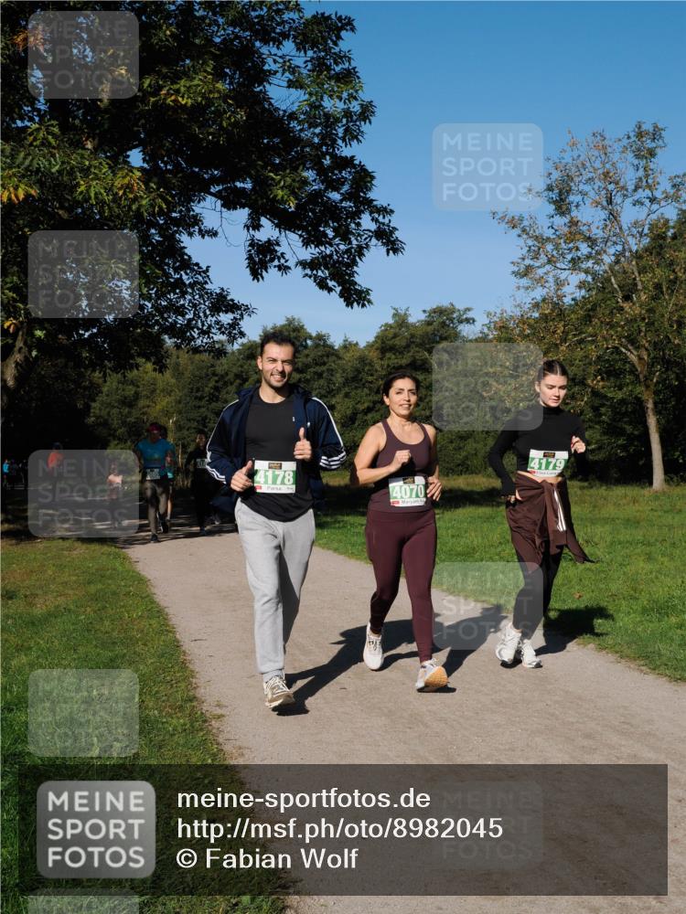 28.09.2025 - 33. Volkslauf durch das schöne Alstertal Fabian Wolf http://msf.ph/oto/8982045 28.09.2025 10:41:35 Laufen 23, 1, 4178, 4070, 4179 meine-sportfotos.de