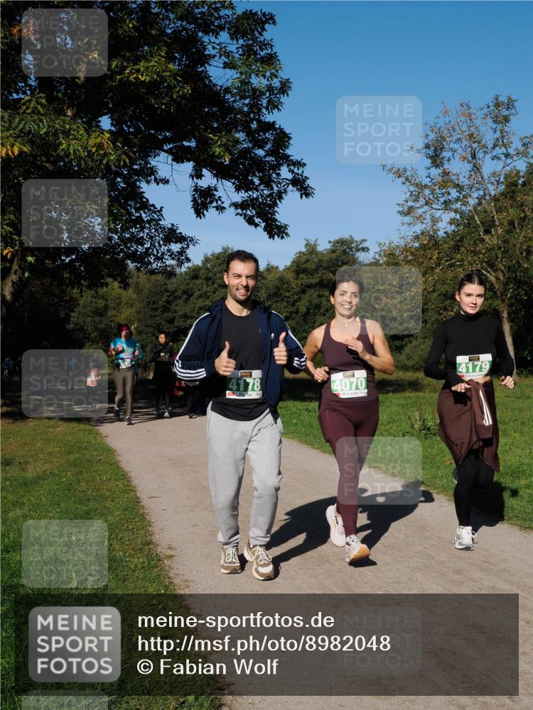 28.09.2025 - 33. Volkslauf durch das schöne Alstertal Fabian Wolf http://msf.ph/oto/8982048 28.09.2025 10:41:35 Laufen 4178, 4070, 4179 meine-sportfotos.de