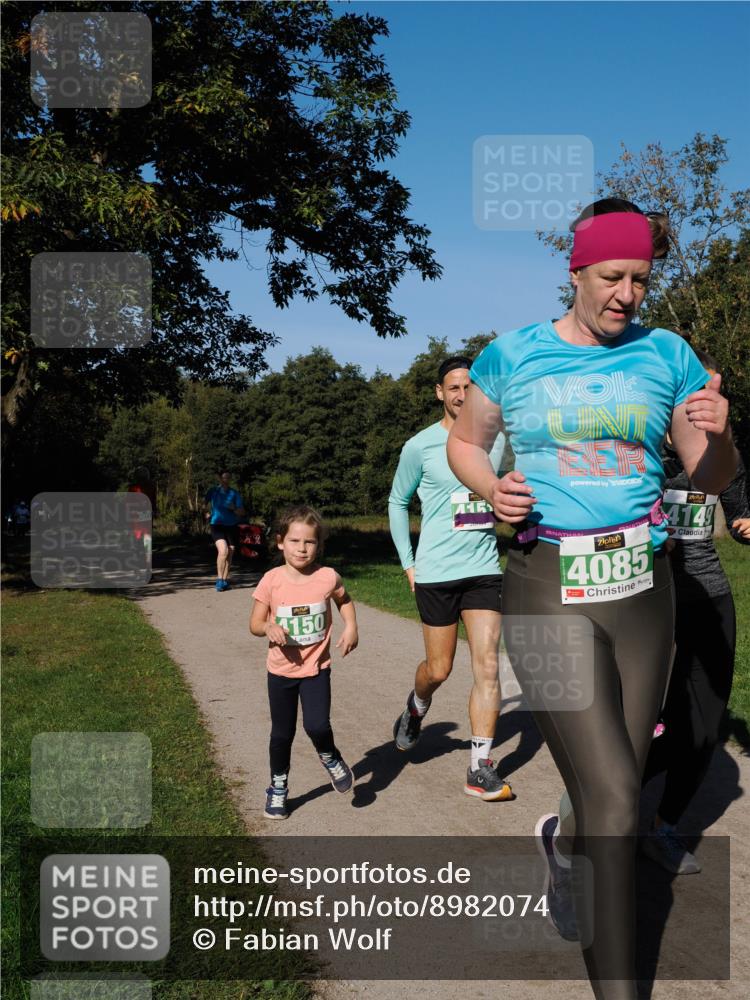 28.09.2025 - 33. Volkslauf durch das schöne Alstertal Fabian Wolf http://msf.ph/oto/8982074 28.09.2025 10:41:42 Laufen 150, 15, 4085, 4149 meine-sportfotos.de