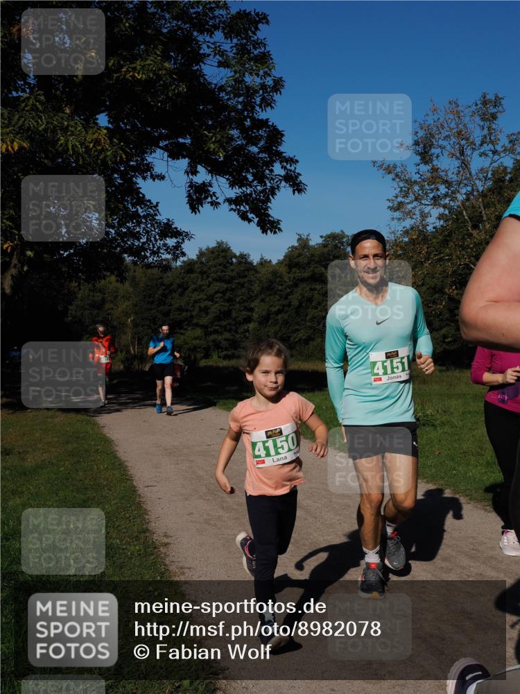 28.09.2025 - 33. Volkslauf durch das schöne Alstertal Fabian Wolf http://msf.ph/oto/8982078 28.09.2025 10:41:42 Laufen 4150, 4151 meine-sportfotos.de