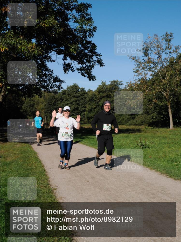 28.09.2025 - 33. Volkslauf durch das schöne Alstertal Fabian Wolf http://msf.ph/oto/8982129 28.09.2025 10:42:01 Laufen 4903, 4904 meine-sportfotos.de