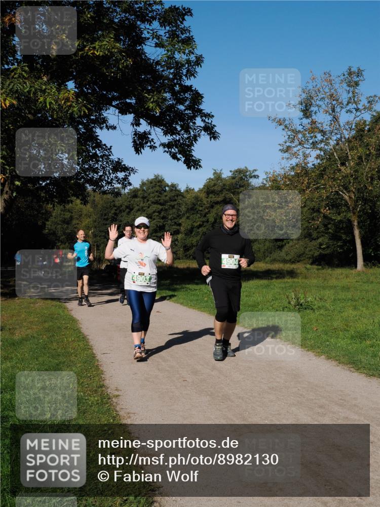 28.09.2025 - 33. Volkslauf durch das schöne Alstertal Fabian Wolf http://msf.ph/oto/8982130 28.09.2025 10:42:01 Laufen 4903, 4904 meine-sportfotos.de