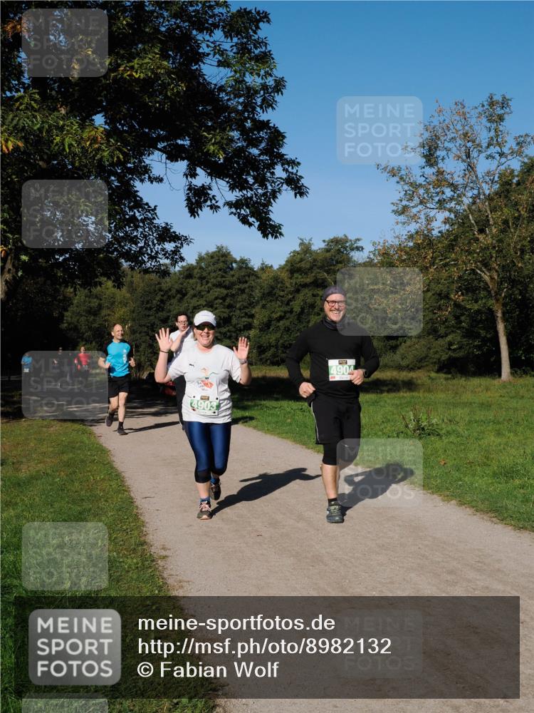 28.09.2025 - 33. Volkslauf durch das schöne Alstertal Fabian Wolf http://msf.ph/oto/8982132 28.09.2025 10:42:01 Laufen 4903, 4904 meine-sportfotos.de
