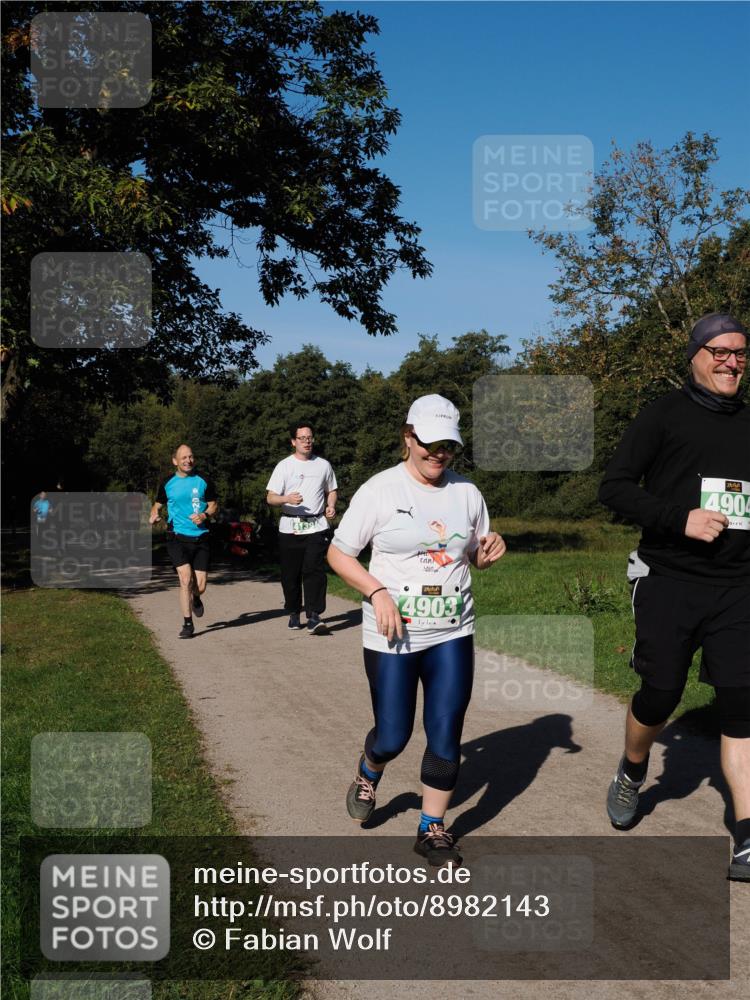 28.09.2025 - 33. Volkslauf durch das schöne Alstertal Fabian Wolf http://msf.ph/oto/8982143 28.09.2025 10:42:03 Laufen 1391, 4903, 4904 meine-sportfotos.de