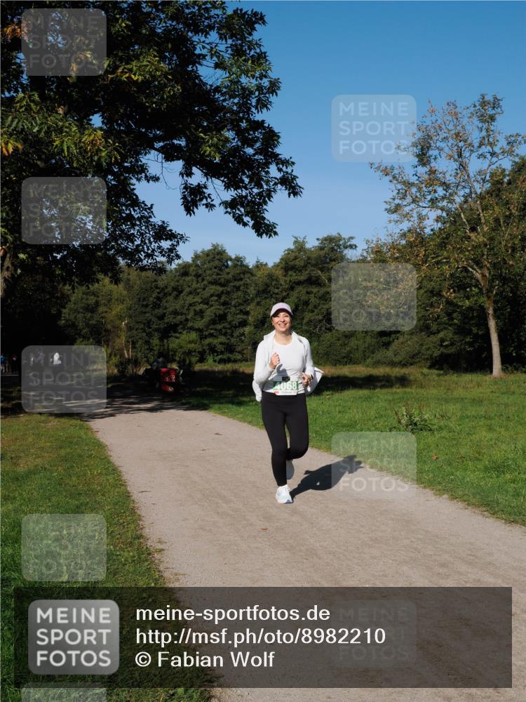 28.09.2025 - 33. Volkslauf durch das schöne Alstertal Fabian Wolf http://msf.ph/oto/8982210 28.09.2025 10:42:41 Laufen 4068 meine-sportfotos.de