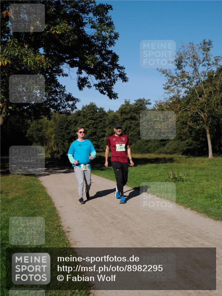 28.09.2025 - 33. Volkslauf durch das schöne Alstertal Fabian Wolf http://msf.ph/oto/8982295 28.09.2025 10:43:19 Laufen 4143, 4172 meine-sportfotos.de