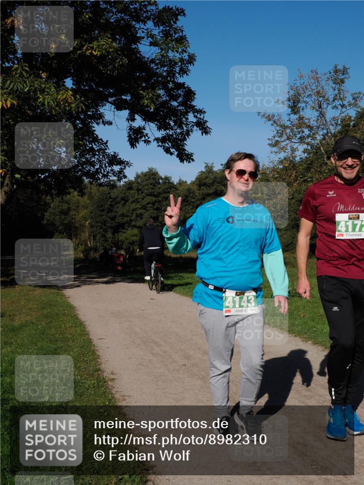 28.09.2025 - 33. Volkslauf durch das schöne Alstertal Fabian Wolf http://msf.ph/oto/8982310 28.09.2025 10:43:22 Laufen 4143, 4172 meine-sportfotos.de