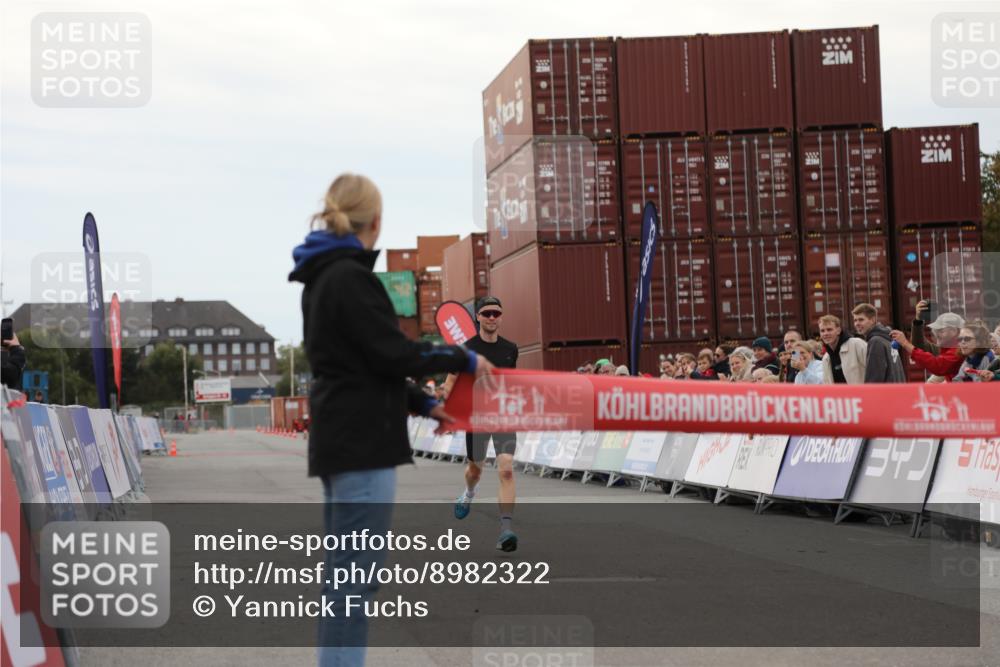 03.10.2025 - Köhlbrandbrückenlauf Yannick Fuchs http://msf.ph/oto/8982322 03.10.2025 15:43:41 Ziel 9144 meine-sportfotos.de