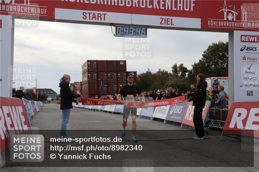 03.10.2025 - Köhlbrandbrückenlauf Yannick Fuchs http://msf.ph/oto/8982340 03.10.2025 15:43:44 Ziel 9144 meine-sportfotos.de