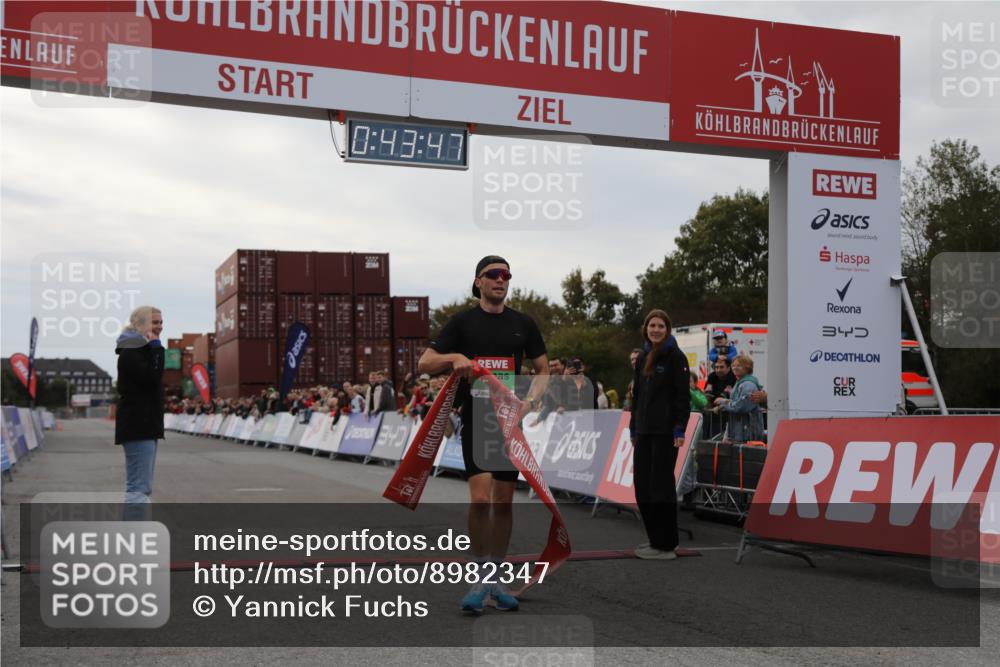 03.10.2025 - Köhlbrandbrückenlauf Yannick Fuchs http://msf.ph/oto/8982347 03.10.2025 15:43:46 Ziel 9144 meine-sportfotos.de