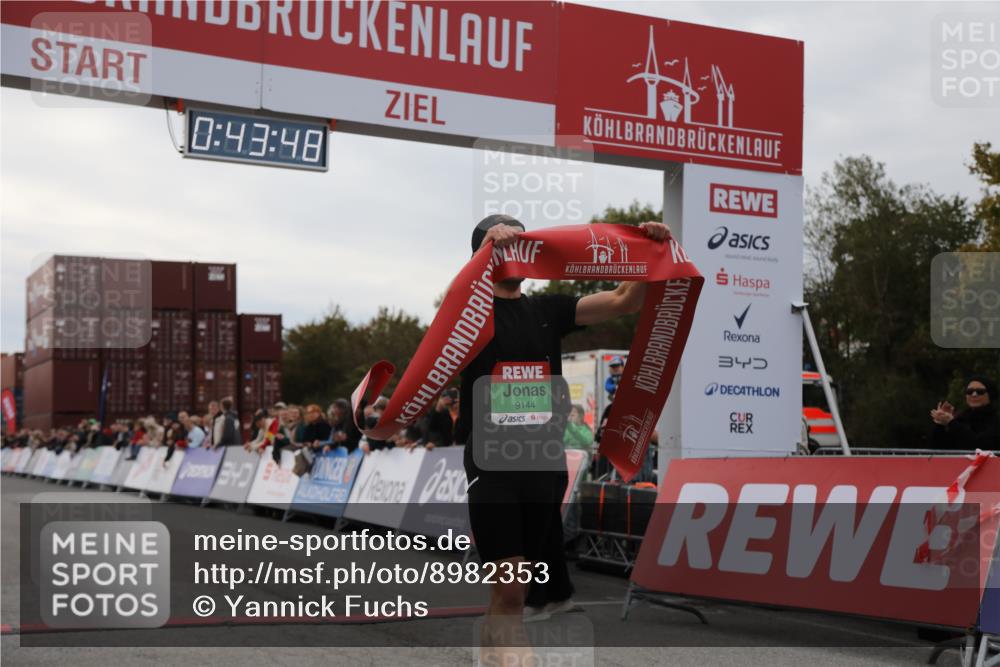 03.10.2025 - Köhlbrandbrückenlauf Yannick Fuchs http://msf.ph/oto/8982353 03.10.2025 15:43:47 Ziel 9144 meine-sportfotos.de