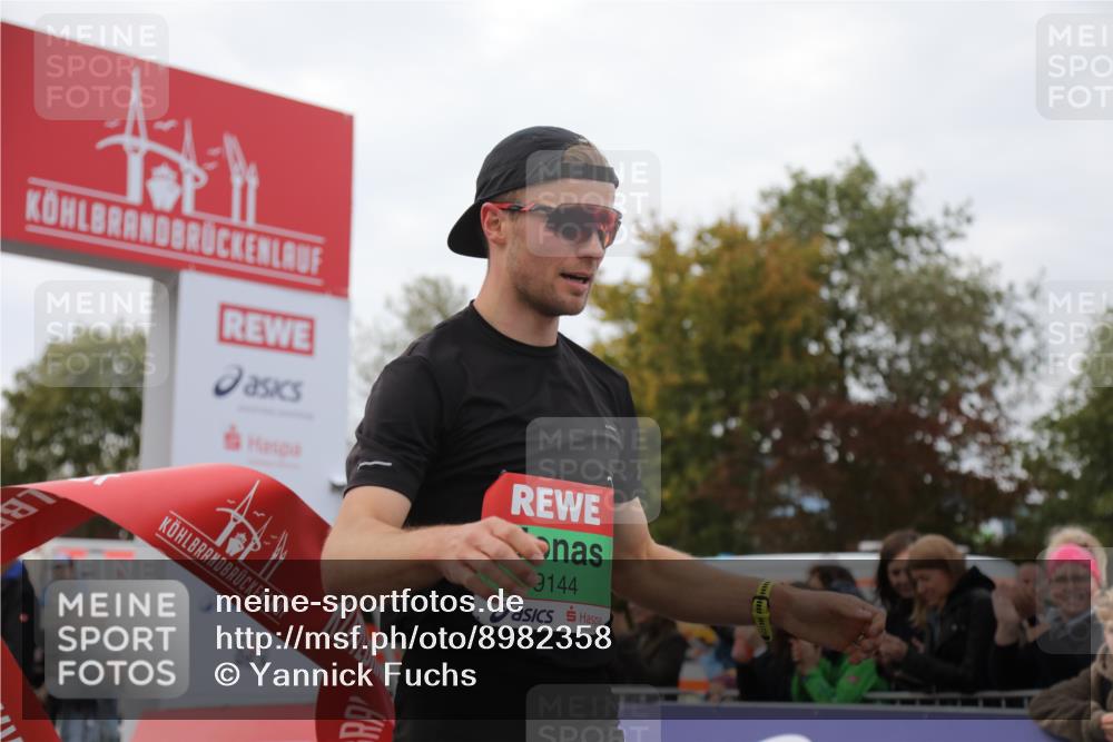 03.10.2025 - Köhlbrandbrückenlauf Yannick Fuchs http://msf.ph/oto/8982358 03.10.2025 15:43:48 Ziel 9144 meine-sportfotos.de