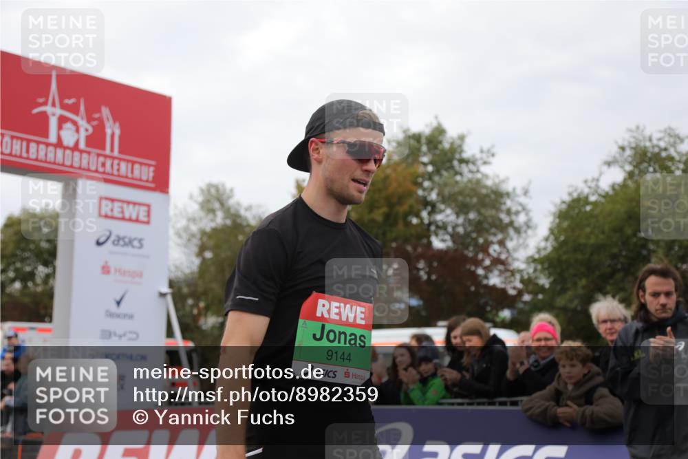 03.10.2025 - Köhlbrandbrückenlauf Yannick Fuchs http://msf.ph/oto/8982359 03.10.2025 15:43:48 Ziel 9144 meine-sportfotos.de