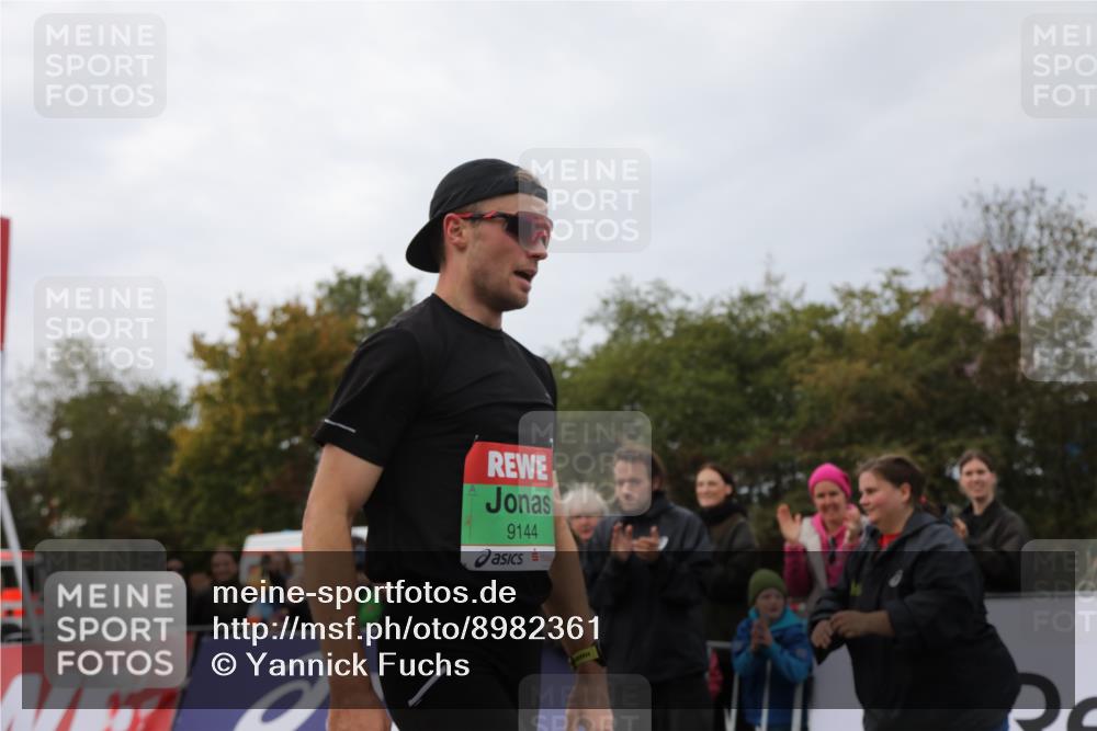 03.10.2025 - Köhlbrandbrückenlauf Yannick Fuchs http://msf.ph/oto/8982361 03.10.2025 15:43:49 Ziel  meine-sportfotos.de