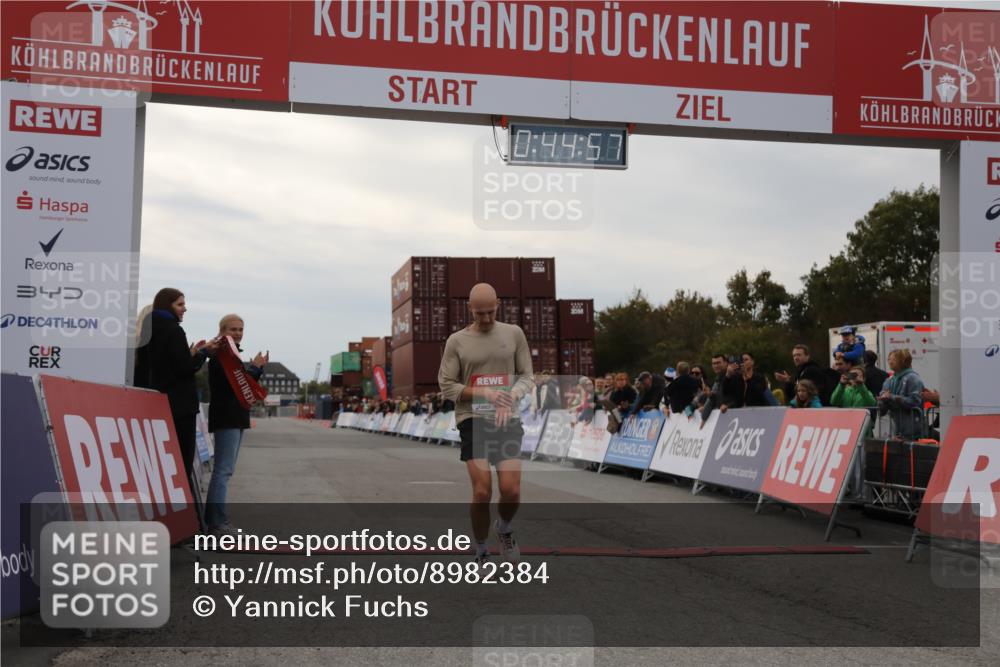 03.10.2025 - Köhlbrandbrückenlauf Yannick Fuchs http://msf.ph/oto/8982384 03.10.2025 15:44:55 Ziel 7004 meine-sportfotos.de