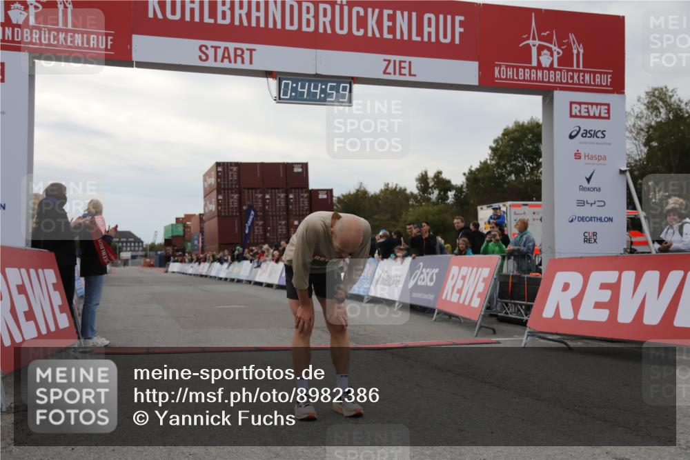 03.10.2025 - Köhlbrandbrückenlauf Yannick Fuchs http://msf.ph/oto/8982386 03.10.2025 15:44:57 Ziel 7004 meine-sportfotos.de