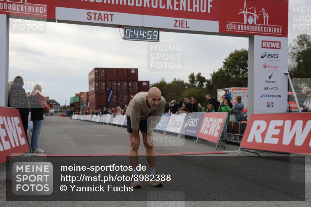03.10.2025 - Köhlbrandbrückenlauf Yannick Fuchs http://msf.ph/oto/8982388 03.10.2025 15:44:58 Ziel 7004 meine-sportfotos.de