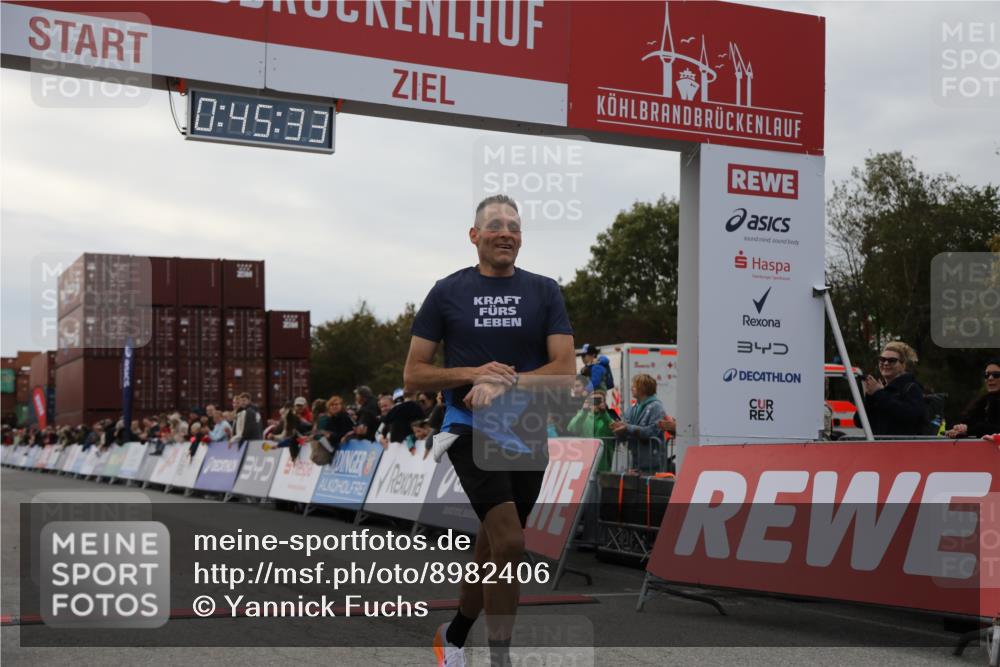03.10.2025 - Köhlbrandbrückenlauf Yannick Fuchs http://msf.ph/oto/8982406 03.10.2025 15:45:32 Ziel 9148 meine-sportfotos.de