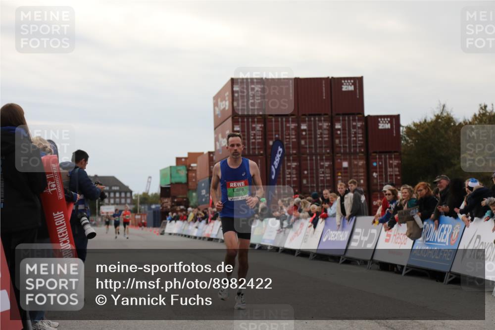 03.10.2025 - Köhlbrandbrückenlauf Yannick Fuchs http://msf.ph/oto/8982422 03.10.2025 15:46:00 Ziel 7002 meine-sportfotos.de