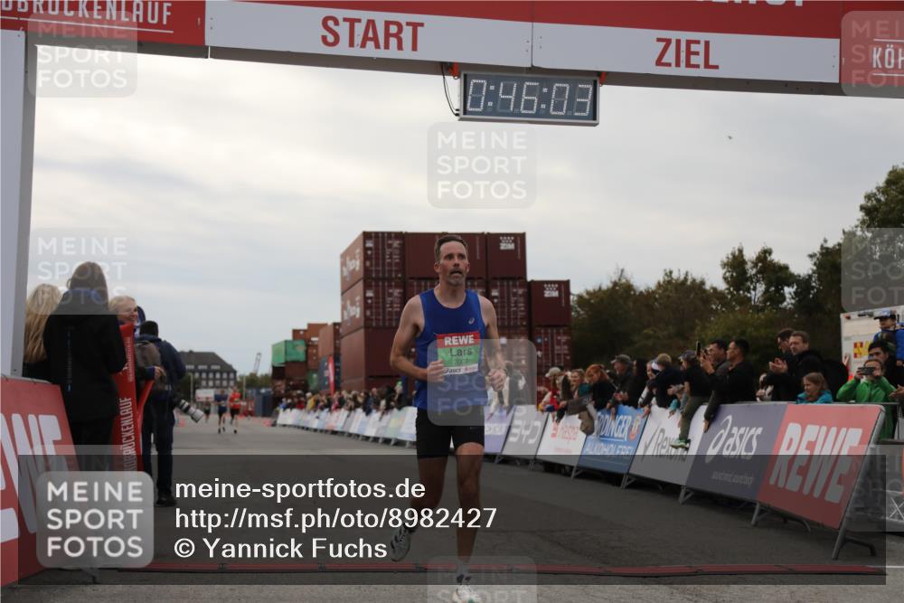 03.10.2025 - Köhlbrandbrückenlauf Yannick Fuchs http://msf.ph/oto/8982427 03.10.2025 15:46:01 Ziel 7002, 9130 meine-sportfotos.de