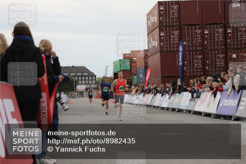 03.10.2025 - Köhlbrandbrückenlauf Yannick Fuchs http://msf.ph/oto/8982435 03.10.2025 15:46:06 Ziel 7003, 9130 meine-sportfotos.de