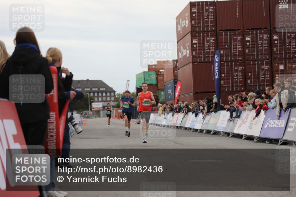 03.10.2025 - Köhlbrandbrückenlauf Yannick Fuchs http://msf.ph/oto/8982436 03.10.2025 15:46:07 Ziel 7003, 9130 meine-sportfotos.de