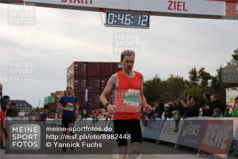 03.10.2025 - Köhlbrandbrückenlauf Yannick Fuchs http://msf.ph/oto/8982448 03.10.2025 15:46:10 Ziel 7003, 9130, 9720 meine-sportfotos.de