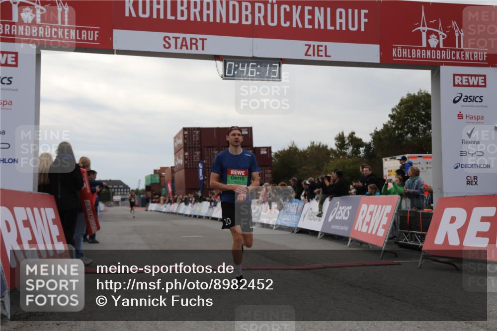 03.10.2025 - Köhlbrandbrückenlauf Yannick Fuchs http://msf.ph/oto/8982452 03.10.2025 15:46:12 Ziel 7003, 9130, 9720 meine-sportfotos.de