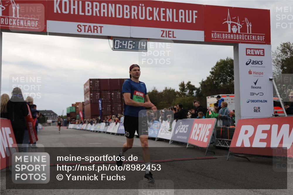 03.10.2025 - Köhlbrandbrückenlauf Yannick Fuchs http://msf.ph/oto/8982453 03.10.2025 15:46:12 Ziel 7003, 9130, 9720 meine-sportfotos.de