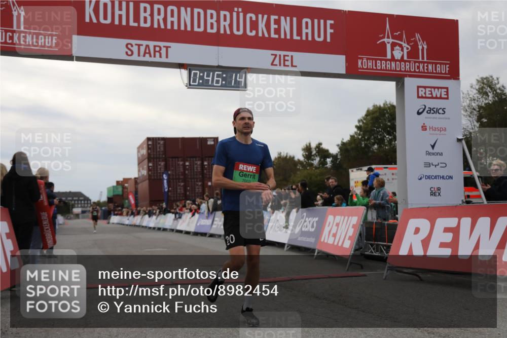 03.10.2025 - Köhlbrandbrückenlauf Yannick Fuchs http://msf.ph/oto/8982454 03.10.2025 15:46:12 Ziel 7003, 9130, 9720 meine-sportfotos.de