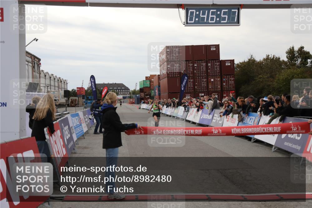 03.10.2025 - Köhlbrandbrückenlauf Yannick Fuchs http://msf.ph/oto/8982480 03.10.2025 15:46:55 Ziel 7034 meine-sportfotos.de