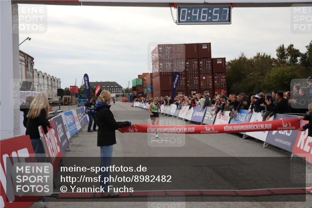 03.10.2025 - Köhlbrandbrückenlauf Yannick Fuchs http://msf.ph/oto/8982482 03.10.2025 15:46:56 Ziel 7034 meine-sportfotos.de