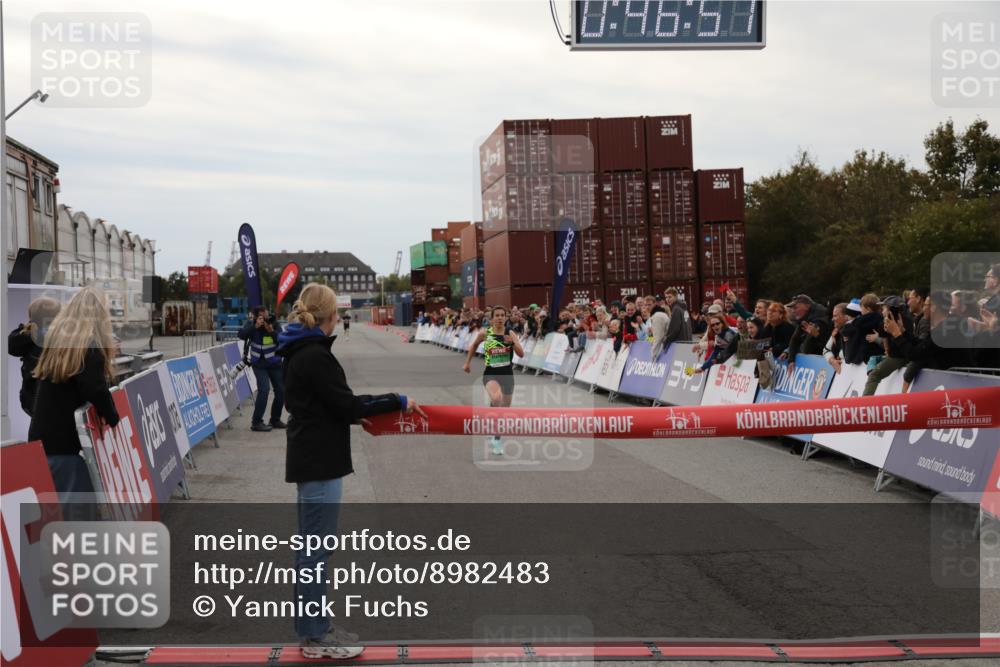 03.10.2025 - Köhlbrandbrückenlauf Yannick Fuchs http://msf.ph/oto/8982483 03.10.2025 15:46:56 Ziel 7034 meine-sportfotos.de
