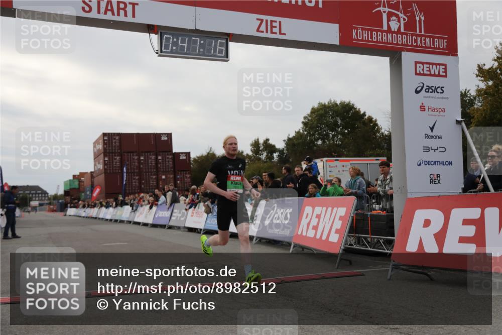 03.10.2025 - Köhlbrandbrückenlauf Yannick Fuchs http://msf.ph/oto/8982512 03.10.2025 15:47:14 Ziel 7015 meine-sportfotos.de