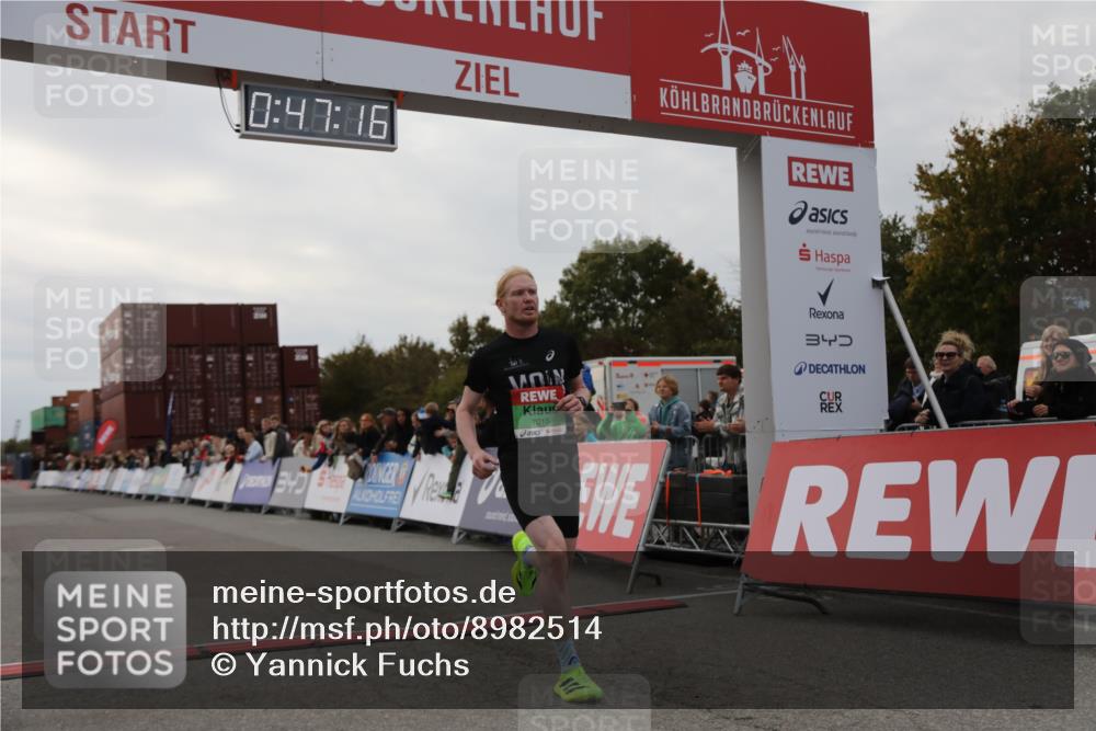 03.10.2025 - Köhlbrandbrückenlauf Yannick Fuchs http://msf.ph/oto/8982514 03.10.2025 15:47:15 Ziel 7015 meine-sportfotos.de