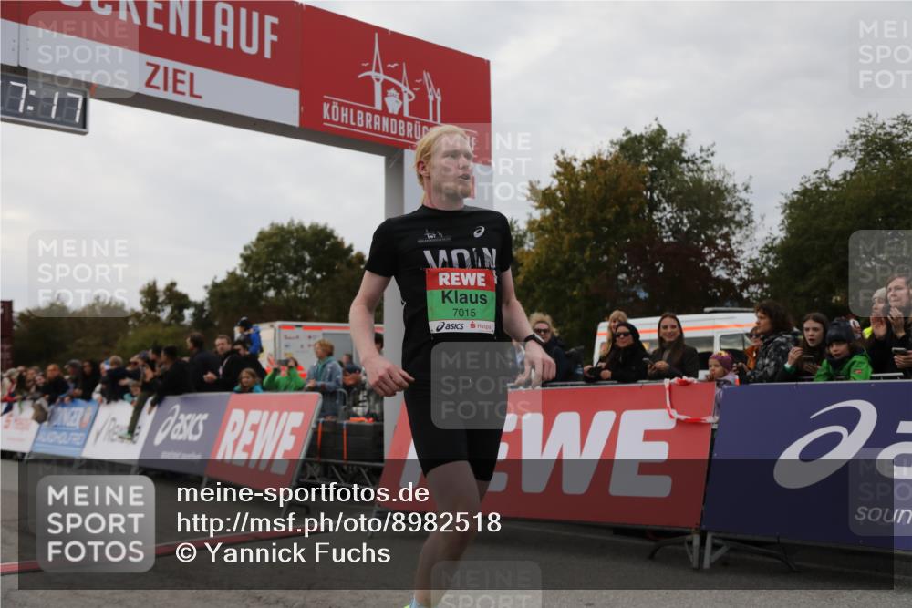 03.10.2025 - Köhlbrandbrückenlauf Yannick Fuchs http://msf.ph/oto/8982518 03.10.2025 15:47:15 Ziel 7015 meine-sportfotos.de