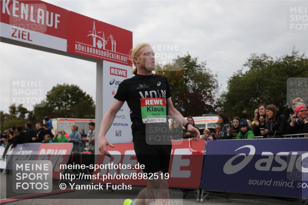 03.10.2025 - Köhlbrandbrückenlauf Yannick Fuchs http://msf.ph/oto/8982519 03.10.2025 15:47:15 Ziel 7015 meine-sportfotos.de
