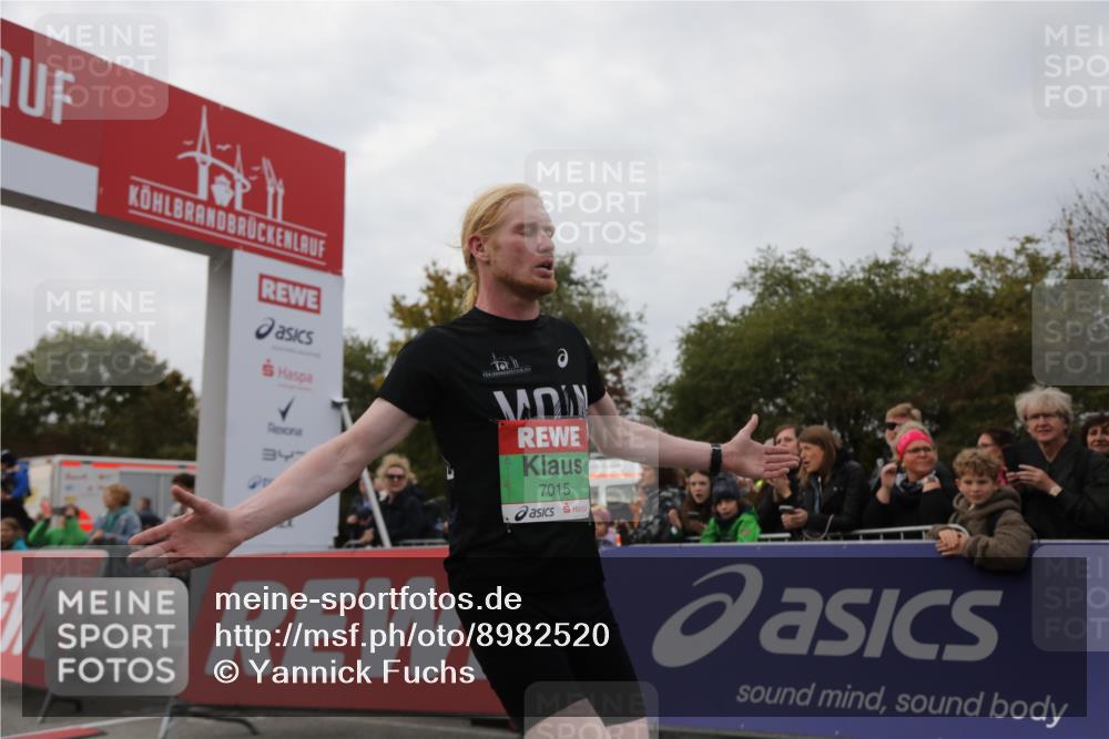 03.10.2025 - Köhlbrandbrückenlauf Yannick Fuchs http://msf.ph/oto/8982520 03.10.2025 15:47:15 Ziel 7015 meine-sportfotos.de
