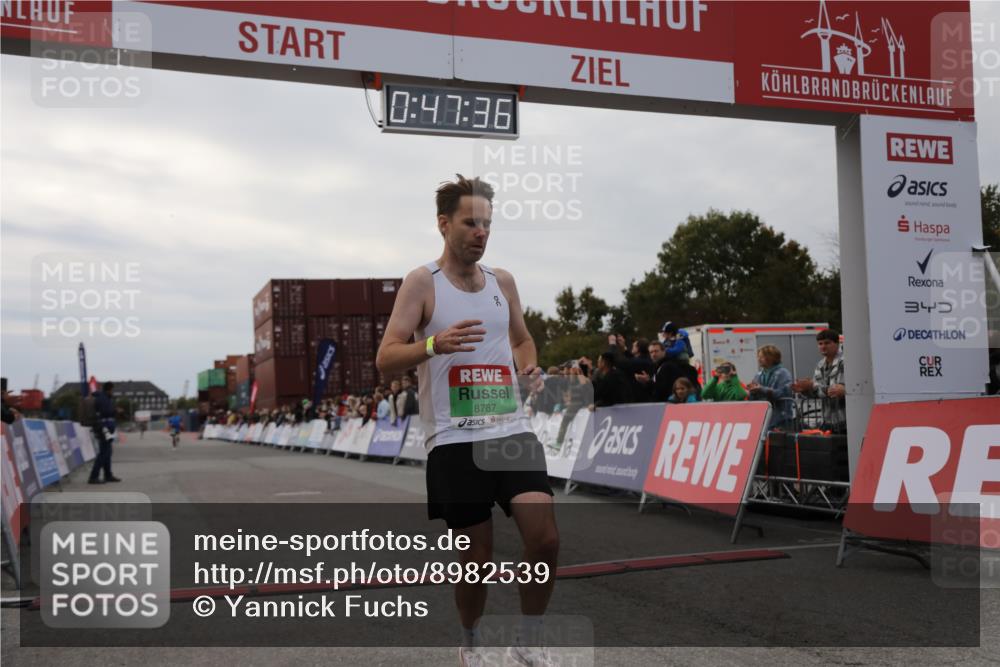 03.10.2025 - Köhlbrandbrückenlauf Yannick Fuchs http://msf.ph/oto/8982539 03.10.2025 15:47:34 Ziel 7022, 8787 meine-sportfotos.de