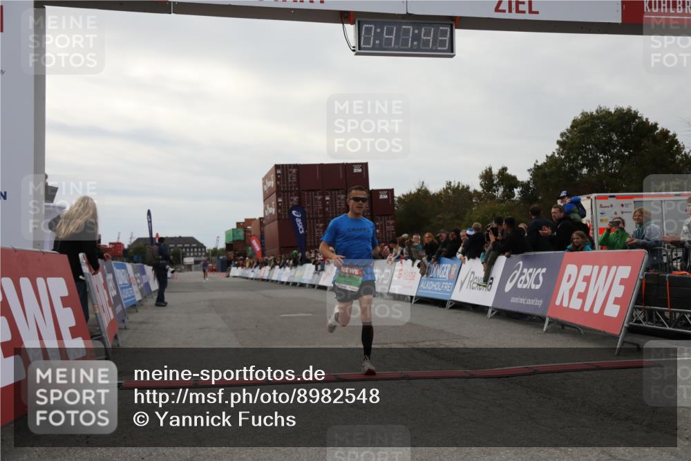 03.10.2025 - Köhlbrandbrückenlauf Yannick Fuchs http://msf.ph/oto/8982548 03.10.2025 15:47:42 Ziel 7022, 9588 meine-sportfotos.de