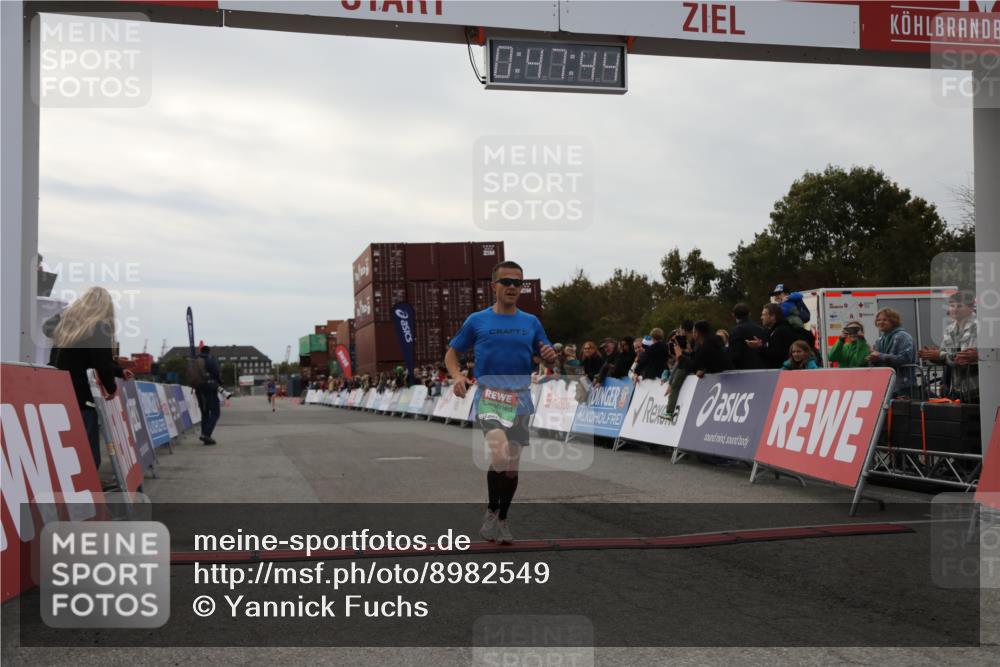 03.10.2025 - Köhlbrandbrückenlauf Yannick Fuchs http://msf.ph/oto/8982549 03.10.2025 15:47:42 Ziel 7022, 9588 meine-sportfotos.de
