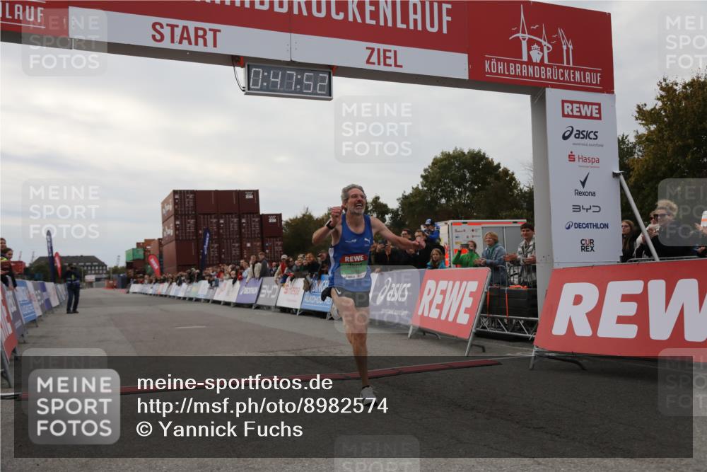 03.10.2025 - Köhlbrandbrückenlauf Yannick Fuchs http://msf.ph/oto/8982574 03.10.2025 15:47:50 Ziel 9588 meine-sportfotos.de