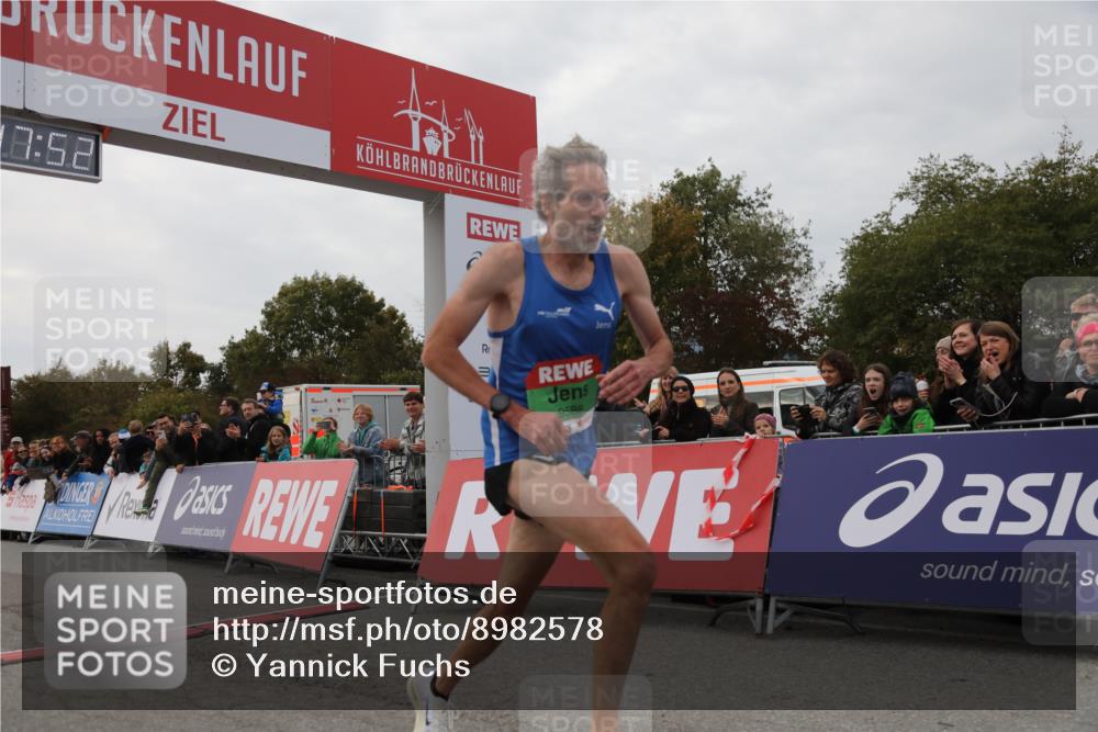 03.10.2025 - Köhlbrandbrückenlauf Yannick Fuchs http://msf.ph/oto/8982578 03.10.2025 15:47:50 Ziel 9588 meine-sportfotos.de