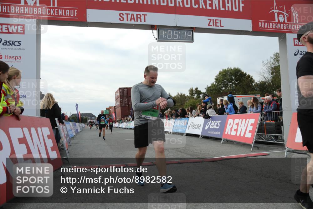 03.10.2025 - Köhlbrandbrückenlauf Yannick Fuchs http://msf.ph/oto/8982582 03.10.2025 16:05:12 Ziel 7201, 7207, 7221, 7239, 7403, 7422, 8779, 8995, 9114, 9421, 9422, 9592, 9690 meine-sportfotos.de