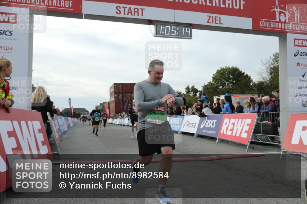 03.10.2025 - Köhlbrandbrückenlauf Yannick Fuchs http://msf.ph/oto/8982584 03.10.2025 16:05:12 Ziel 7201, 7207, 7221, 7239, 7403, 7422, 8779, 8995, 9114, 9421, 9422, 9592, 9690 meine-sportfotos.de