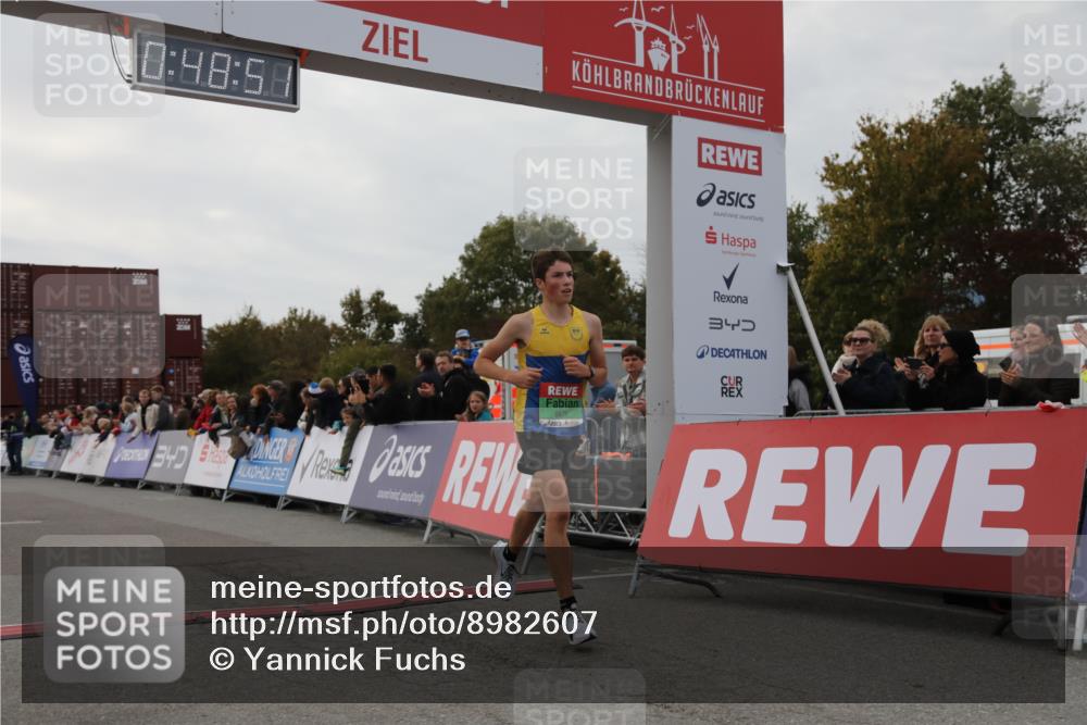 03.10.2025 - Köhlbrandbrückenlauf Yannick Fuchs http://msf.ph/oto/8982607 03.10.2025 15:48:50 Ziel 7009, 8871 meine-sportfotos.de