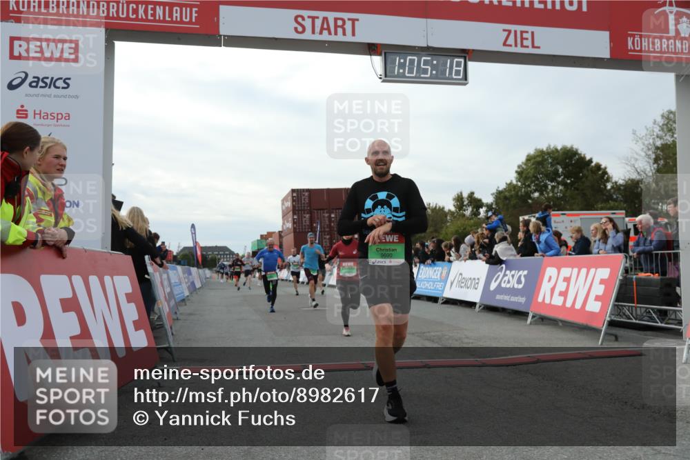 03.10.2025 - Köhlbrandbrückenlauf Yannick Fuchs http://msf.ph/oto/8982617 03.10.2025 16:05:16 Ziel 7201, 7207, 7403, 7422, 7473, 7643, 9421, 9422, 9592, 9627, 9690 meine-sportfotos.de