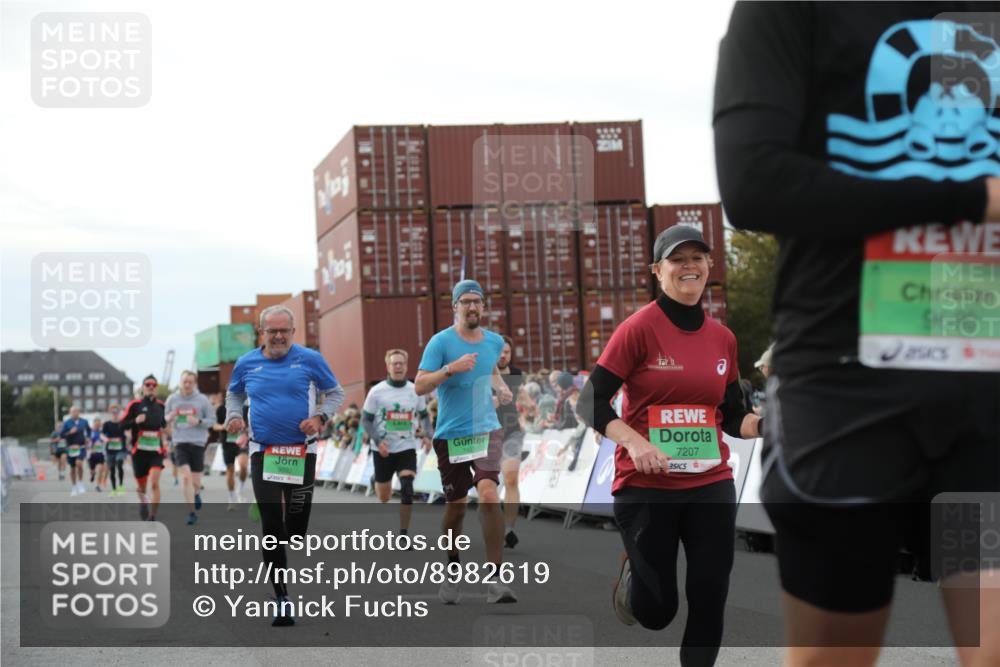 03.10.2025 - Köhlbrandbrückenlauf Yannick Fuchs http://msf.ph/oto/8982619 03.10.2025 16:05:16 Ziel 7201, 7207, 7403, 7422, 7473, 7643, 9421, 9422, 9592, 9627, 9690 meine-sportfotos.de